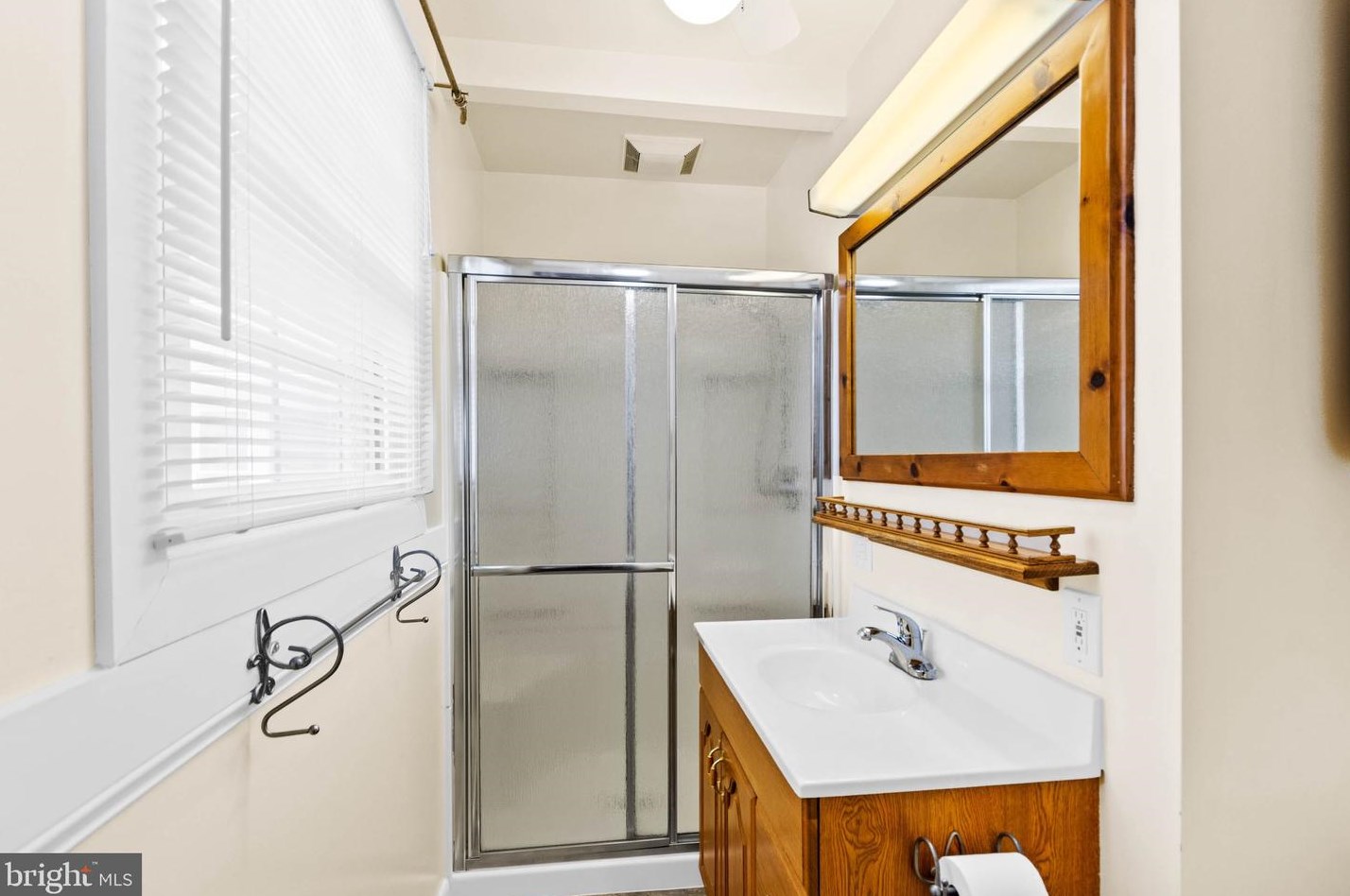 335 Pittsfield St, Pennsville NJ 08070-1924 exterior