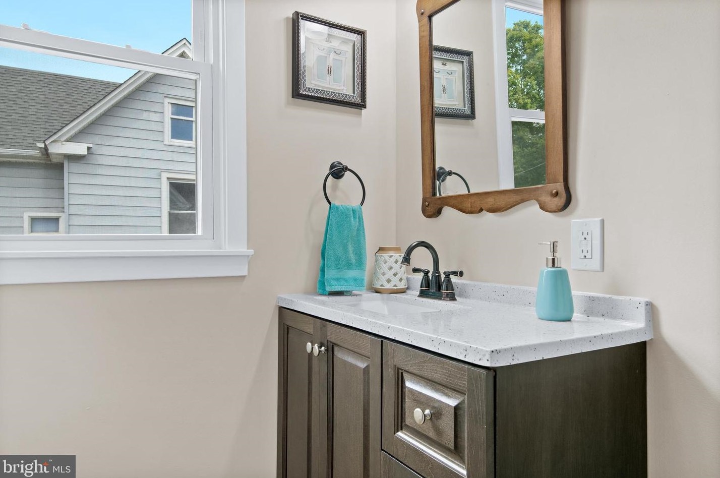 116 Pittsfield St, Pennsville NJ 08070-1831 exterior