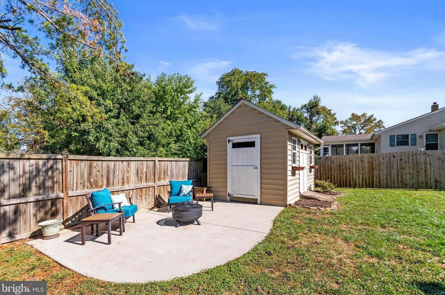 124 Riv Dr Ave, Pennsville NJ 08070-2247 exterior