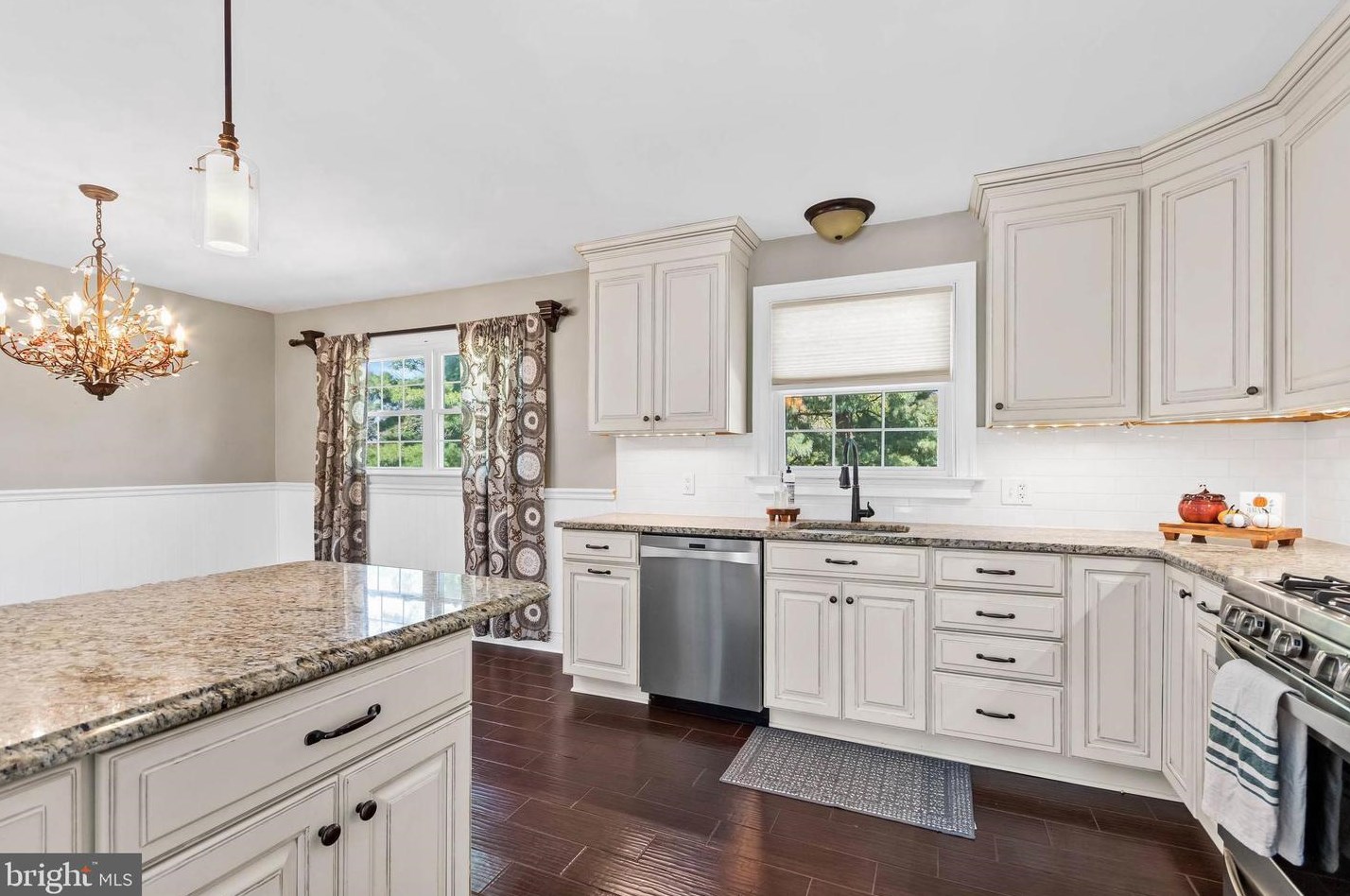 124 Riv Dr Ave, Pennsville NJ 08070-2247 exterior