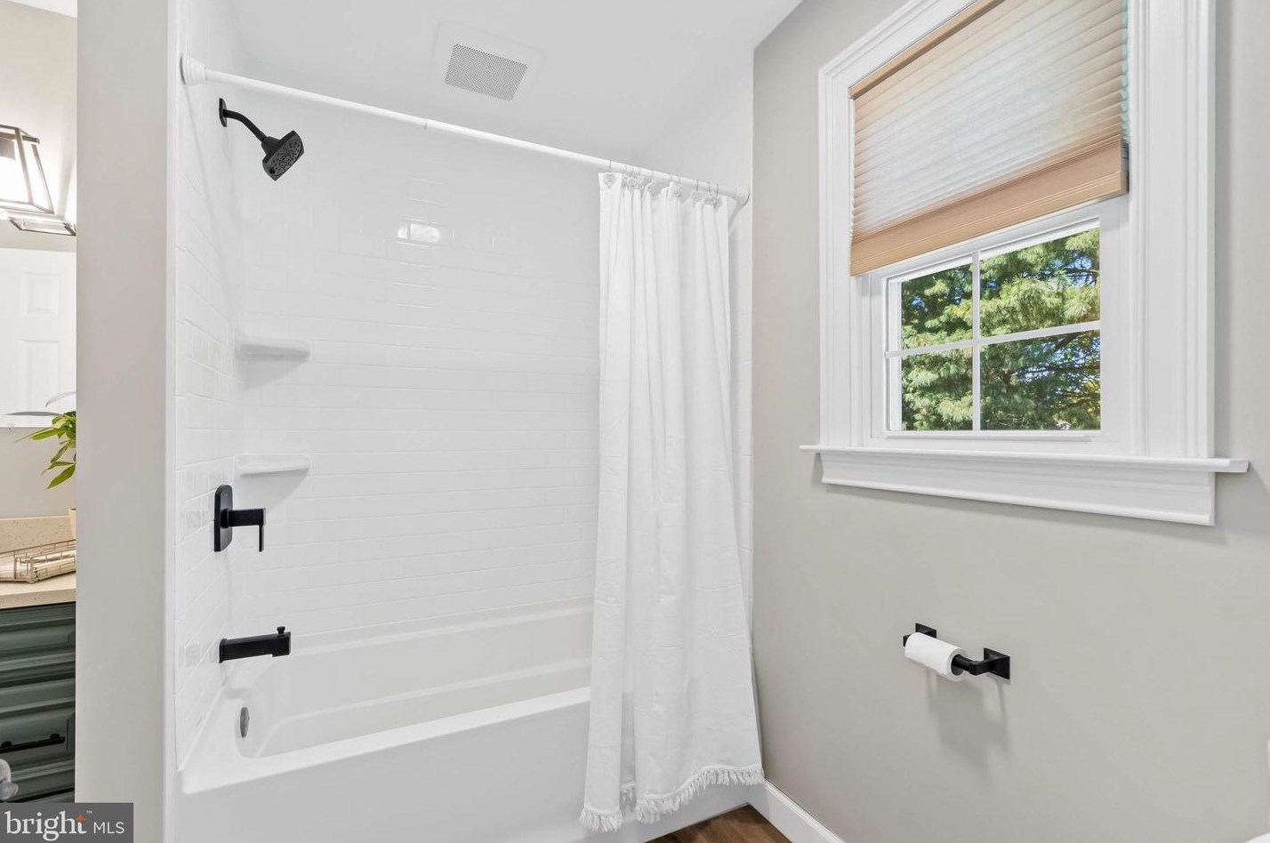 124 Riv Dr Ave, Pennsville NJ 08070-2247 exterior