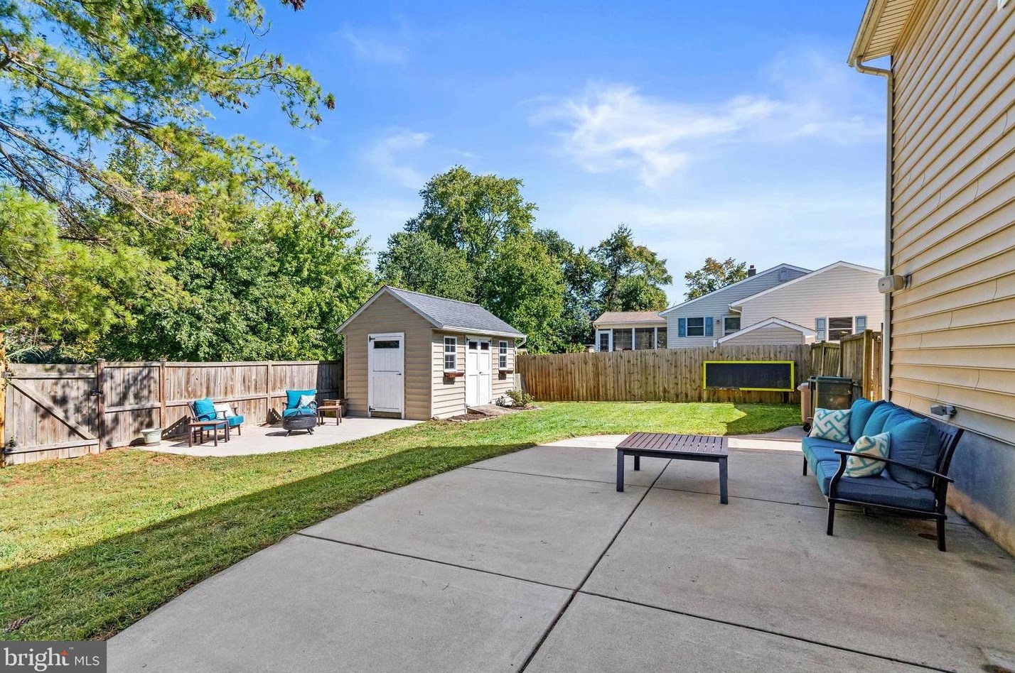 124 Riv Dr Ave, Pennsville NJ 08070-2247 exterior