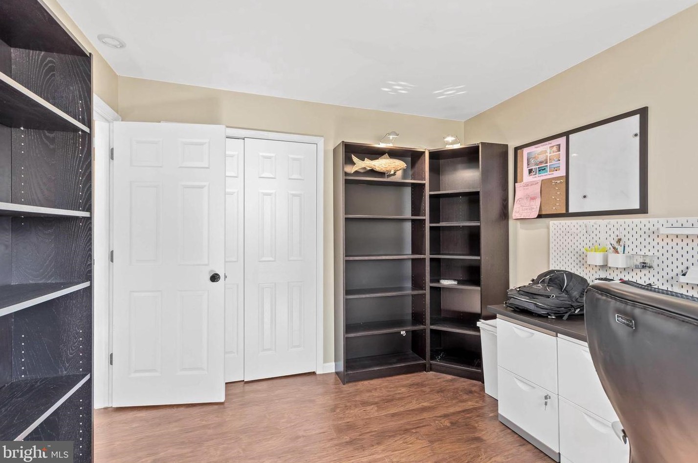 124 Riv Dr Ave, Pennsville NJ 08070-2247 exterior