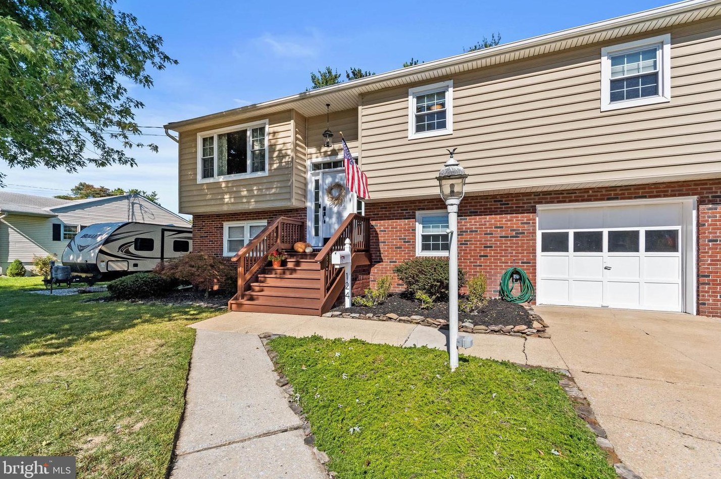 124 Riv Dr Ave, Pennsville NJ 08070-2247 exterior