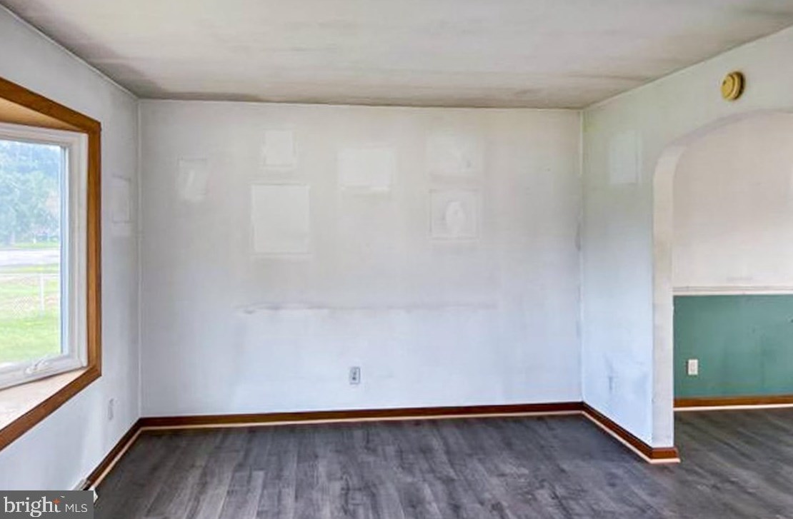 42 Penn Bch Dr, Pennsville NJ 08070-3643 exterior