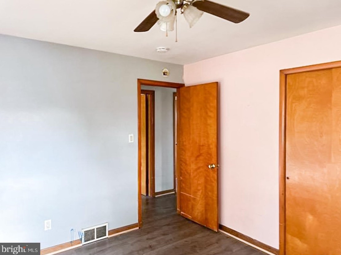 42 Penn Bch Dr, Pennsville NJ 08070-3643 exterior