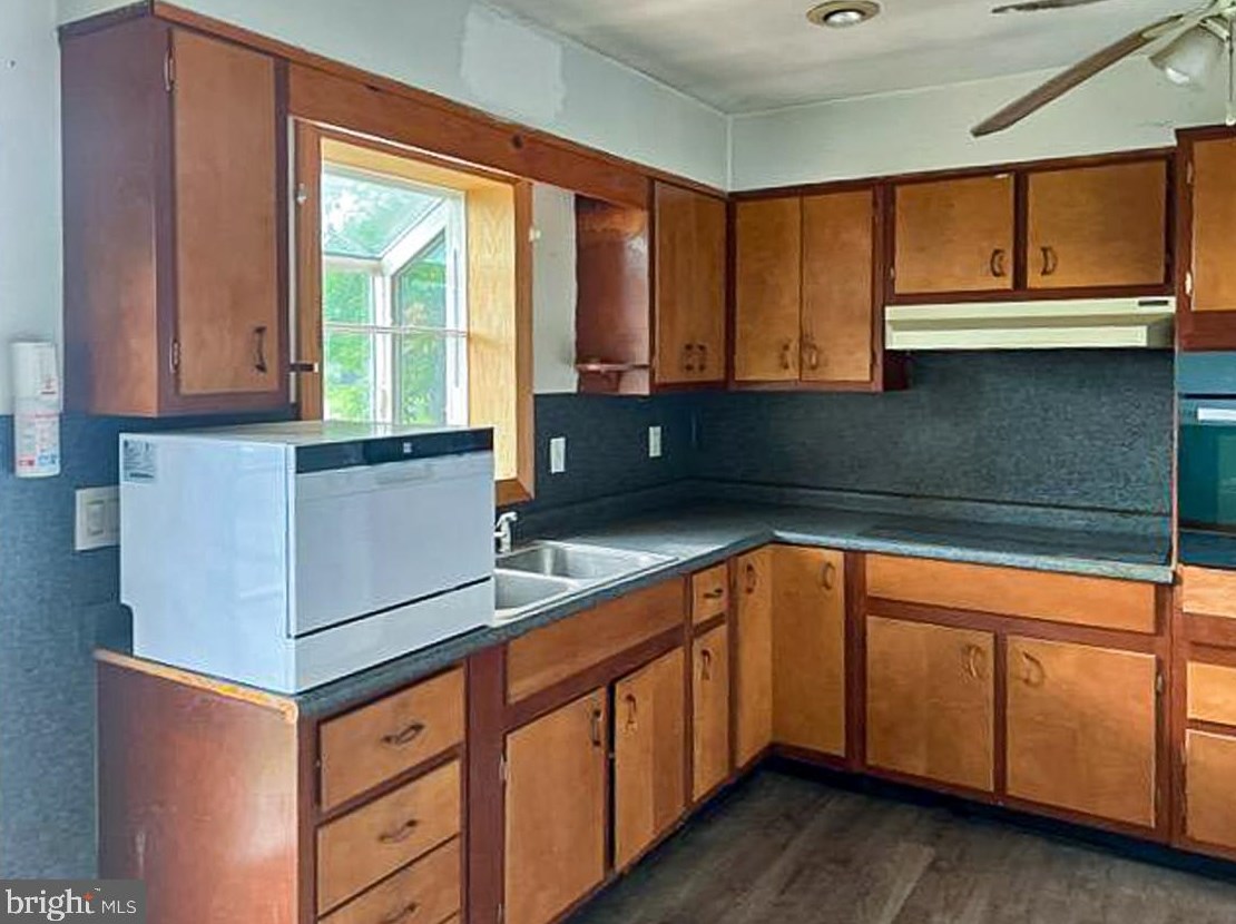 42 Penn Bch Dr, Pennsville NJ 08070-3643 exterior