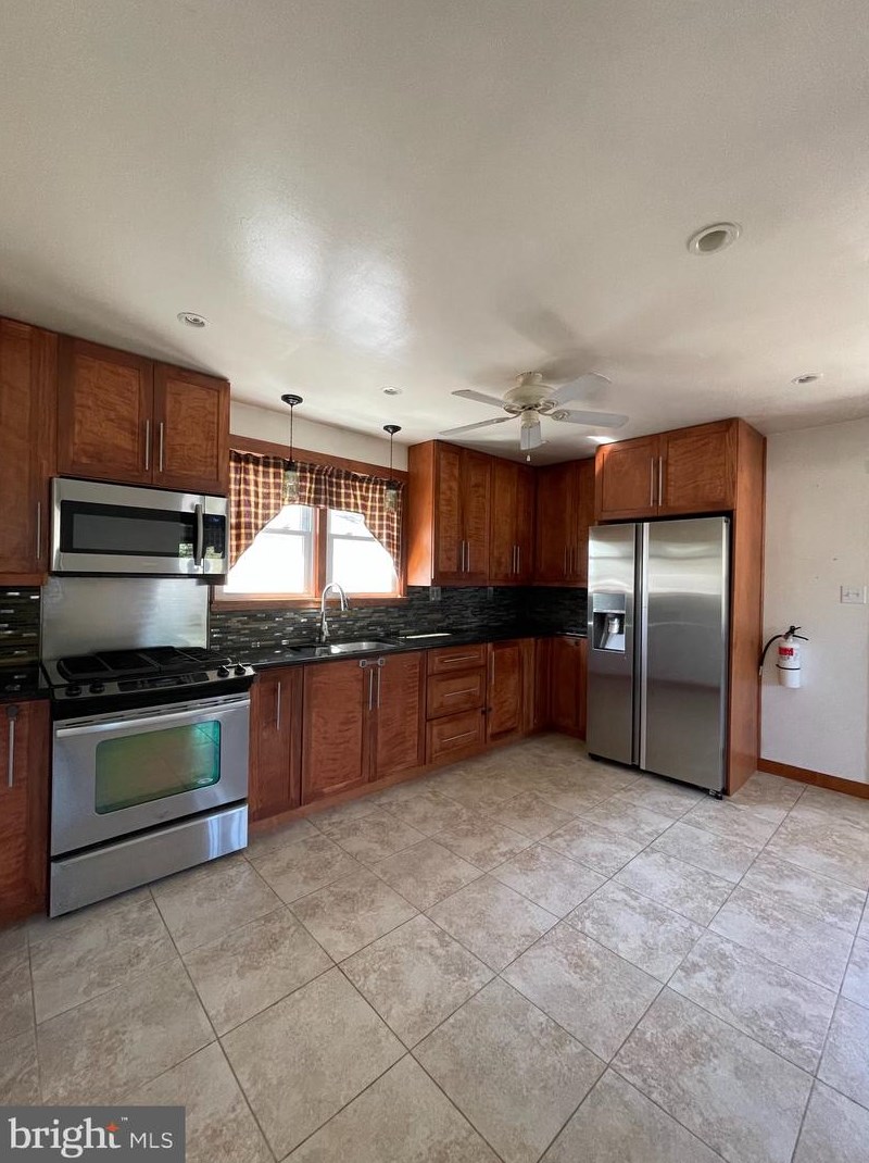 33 Harvard Rd, Pennsville NJ 08070-3603 exterior