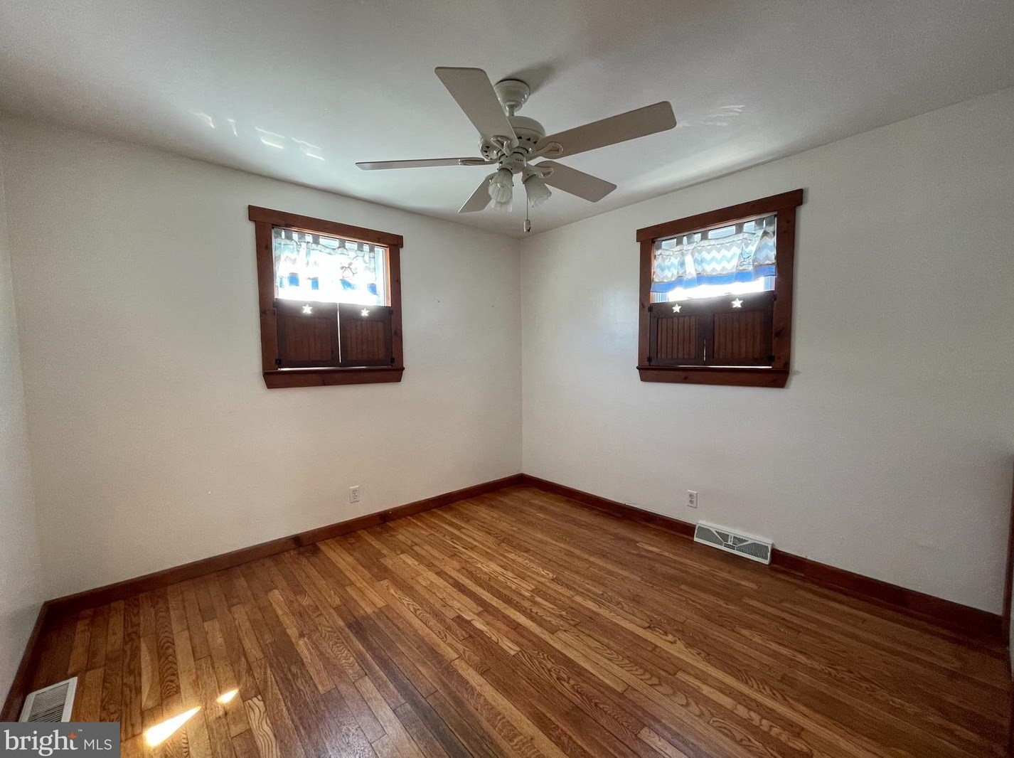 33 Harvard Rd, Pennsville NJ 08070-3603 exterior