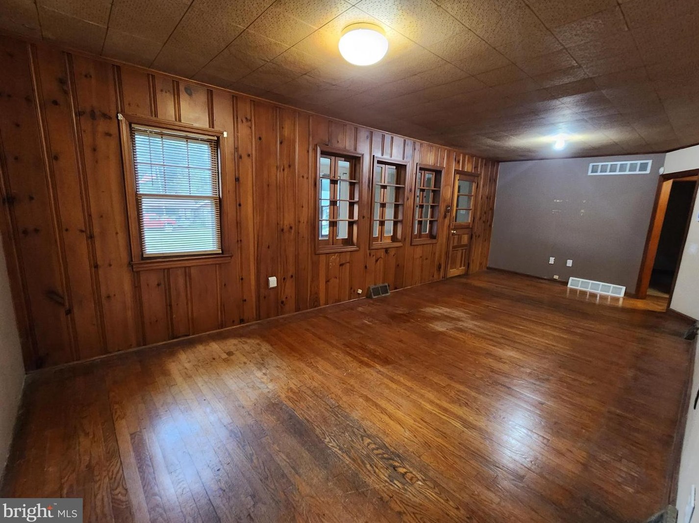 70 Heron Ave, Pennsville NJ 08070-1307 exterior