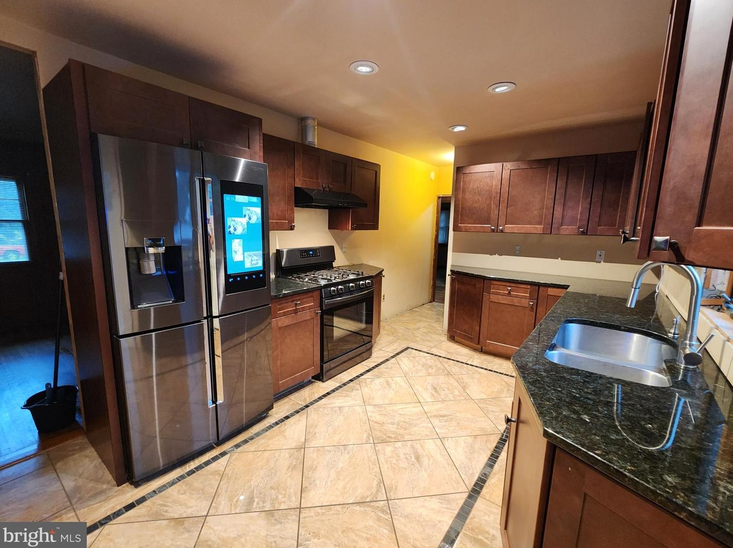 70 Heron Ave, Pennsville NJ 08070-1307 exterior