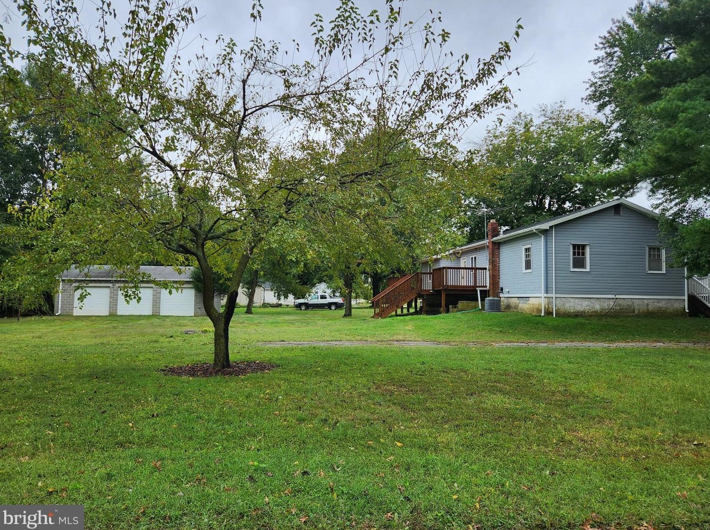 70 Heron Ave, Pennsville NJ 08070-1307 exterior