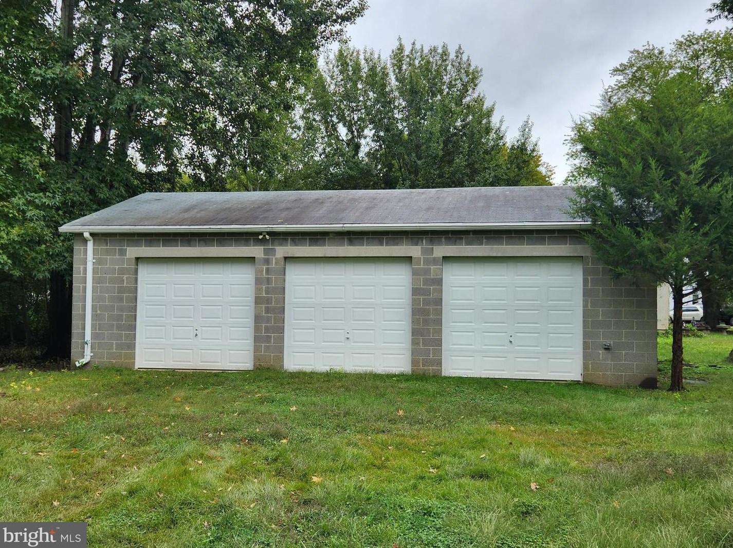 70 Heron Ave, Pennsville NJ 08070-1307 exterior