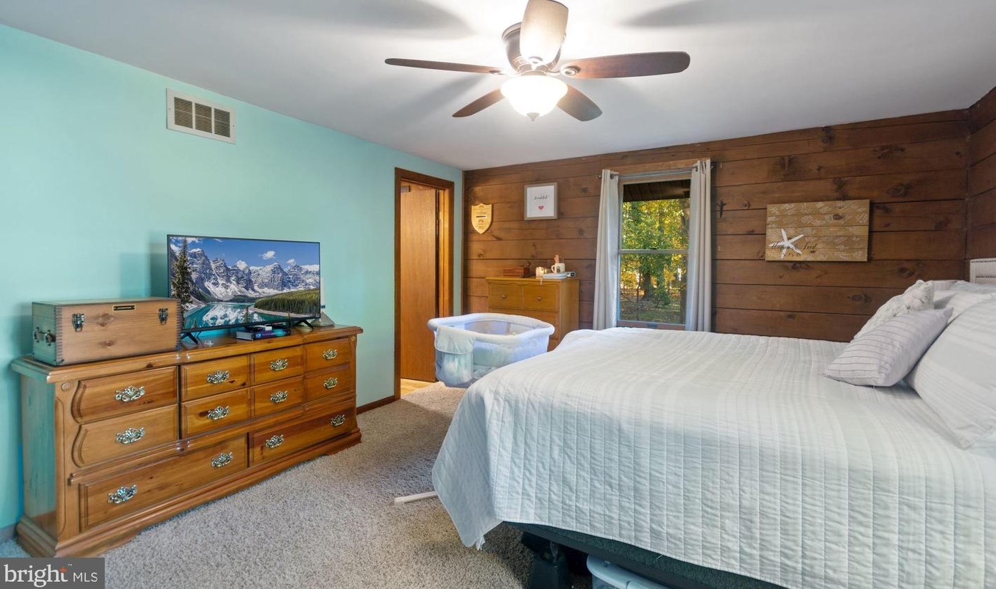 46 Delaware Ave, Pennsville NJ 08070-1825 exterior