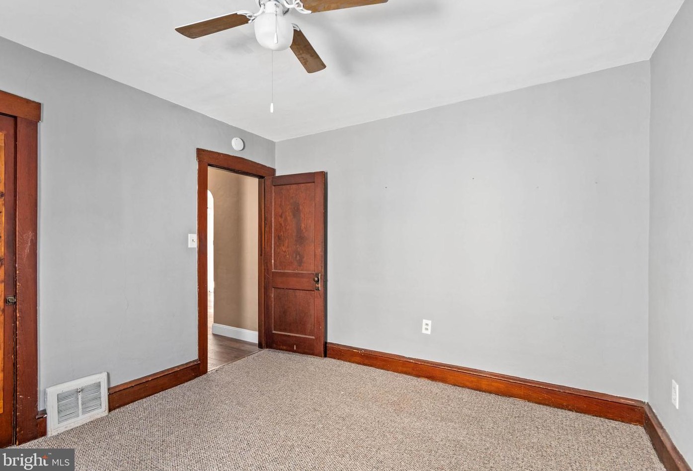 86 Pittsfield St, Pennsville NJ  08070-1820 exterior