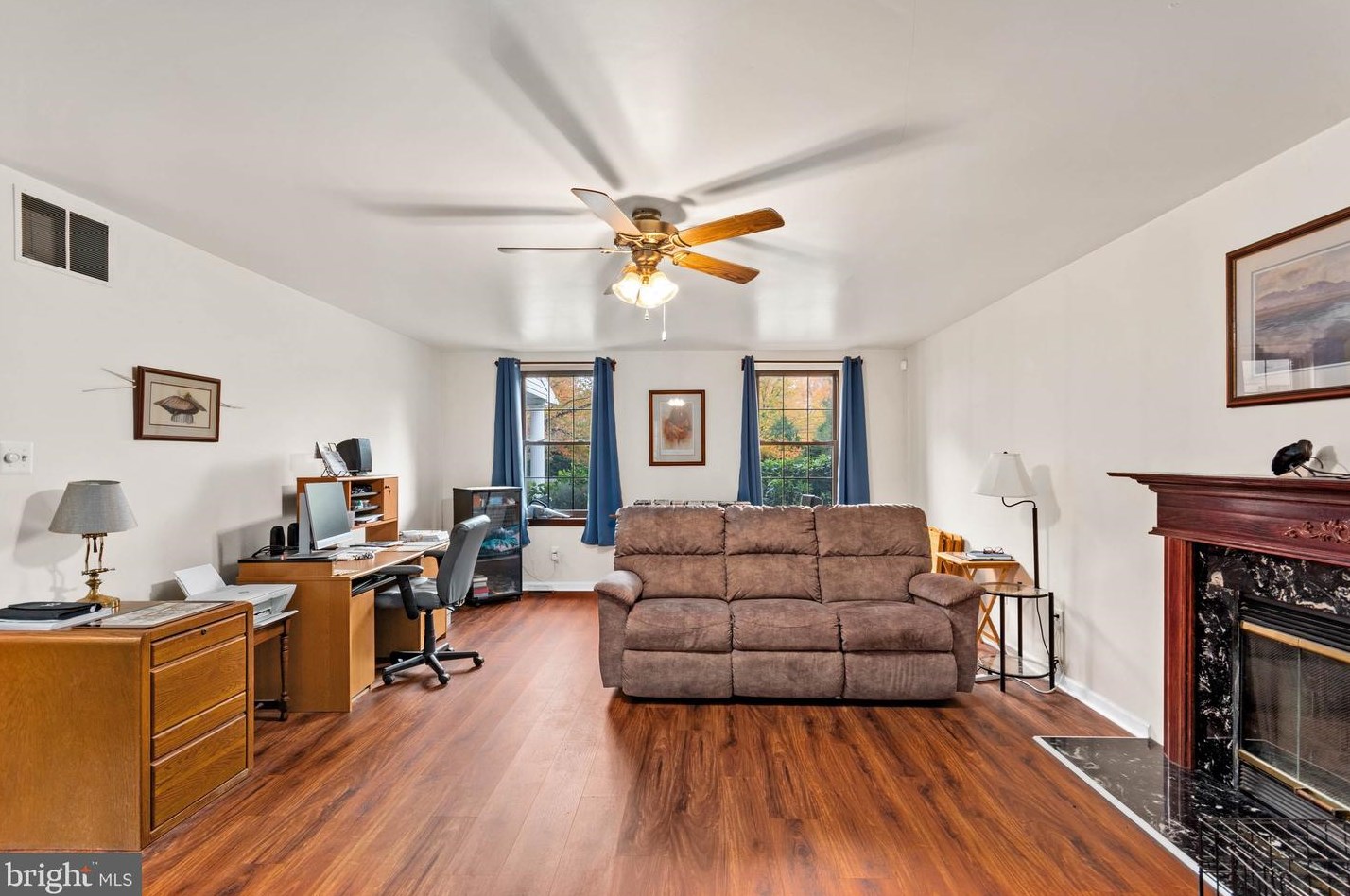 75 Pennsville Auburn Rd, Carneys Point Township NJ  08069-3625 exterior