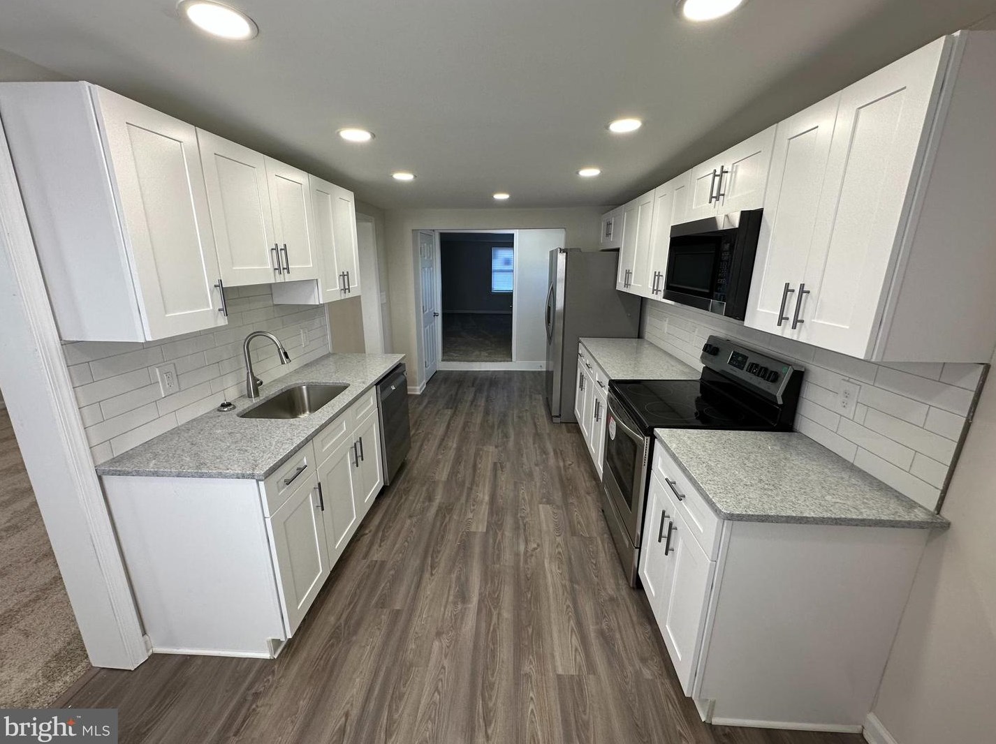 67 Willis St, Carneys Point Township NJ  08069-1739 exterior