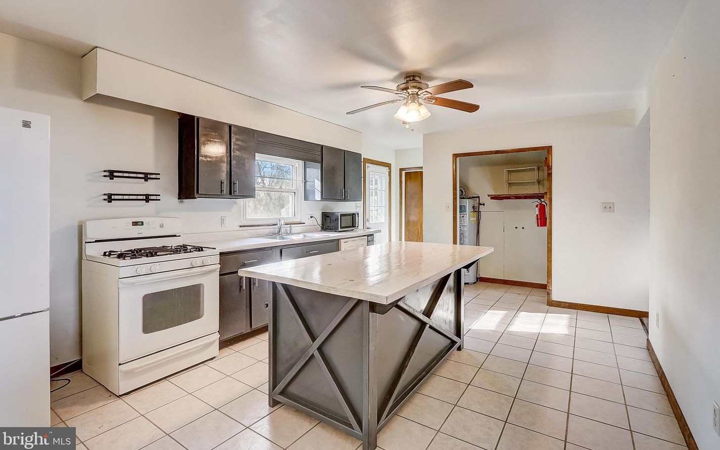 145 Harvard Rd, Pennsville NJ 08070-2927 exterior