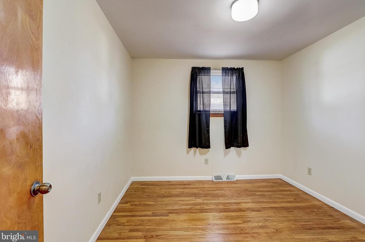 145 Harvard Rd, Pennsville NJ 08070-2927 exterior