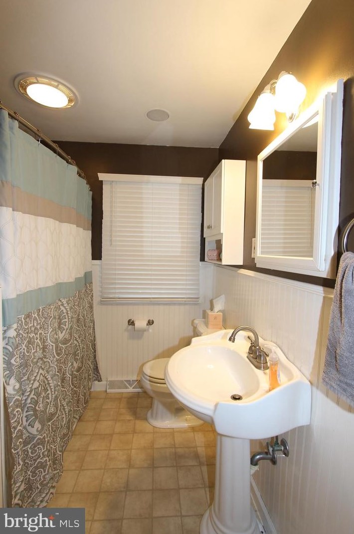 161 Churchtown Rd, Pennsville NJ 08070-1301 exterior