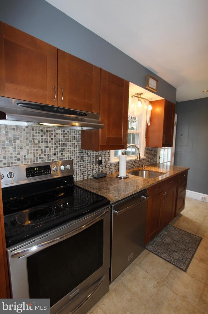 161 Churchtown Rd, Pennsville NJ 08070-1301 exterior