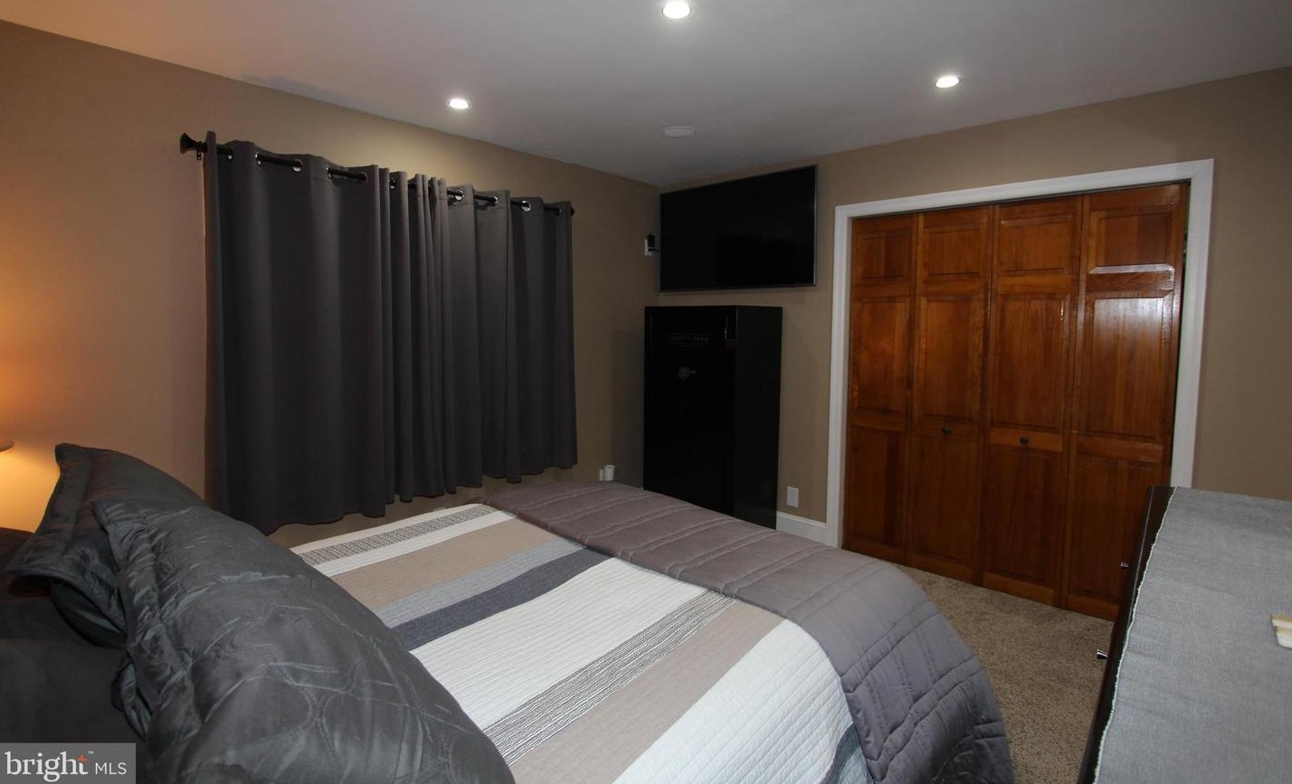 161 Churchtown Rd, Pennsville NJ 08070-1301 exterior