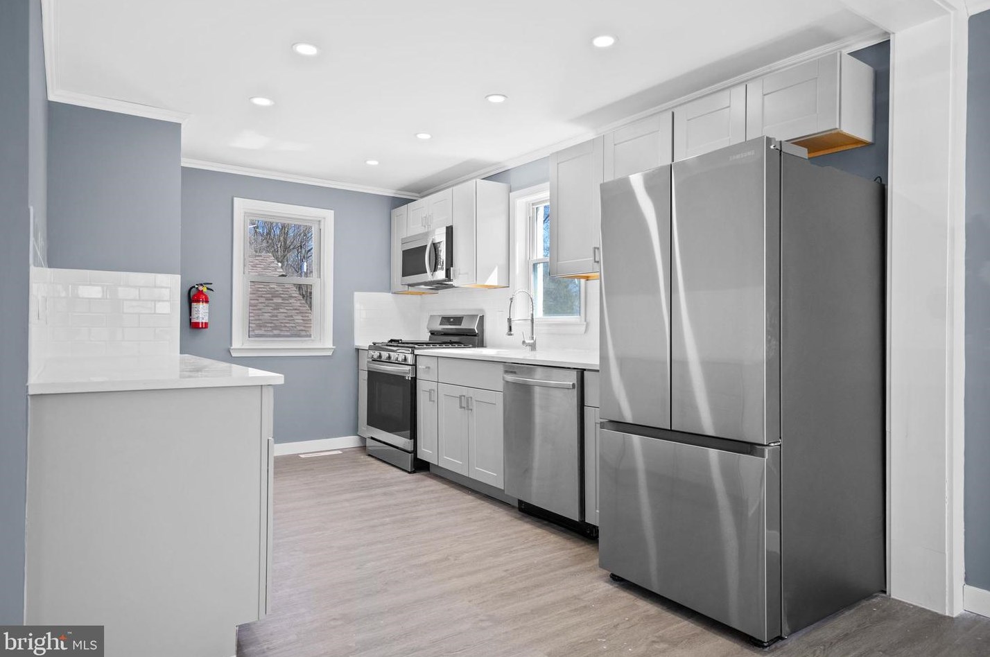 38 Marlyn Ave, Pennsville NJ 08070-1405 exterior