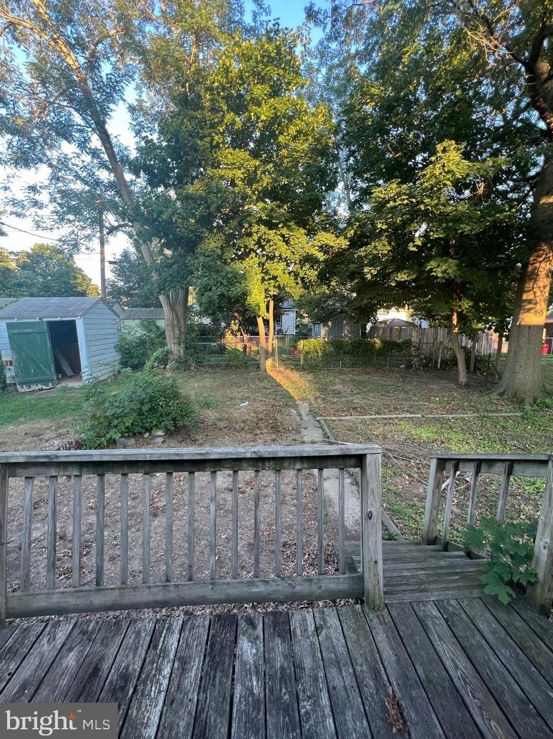 287 C St, Carneys Point Township NJ  08069-2334 exterior