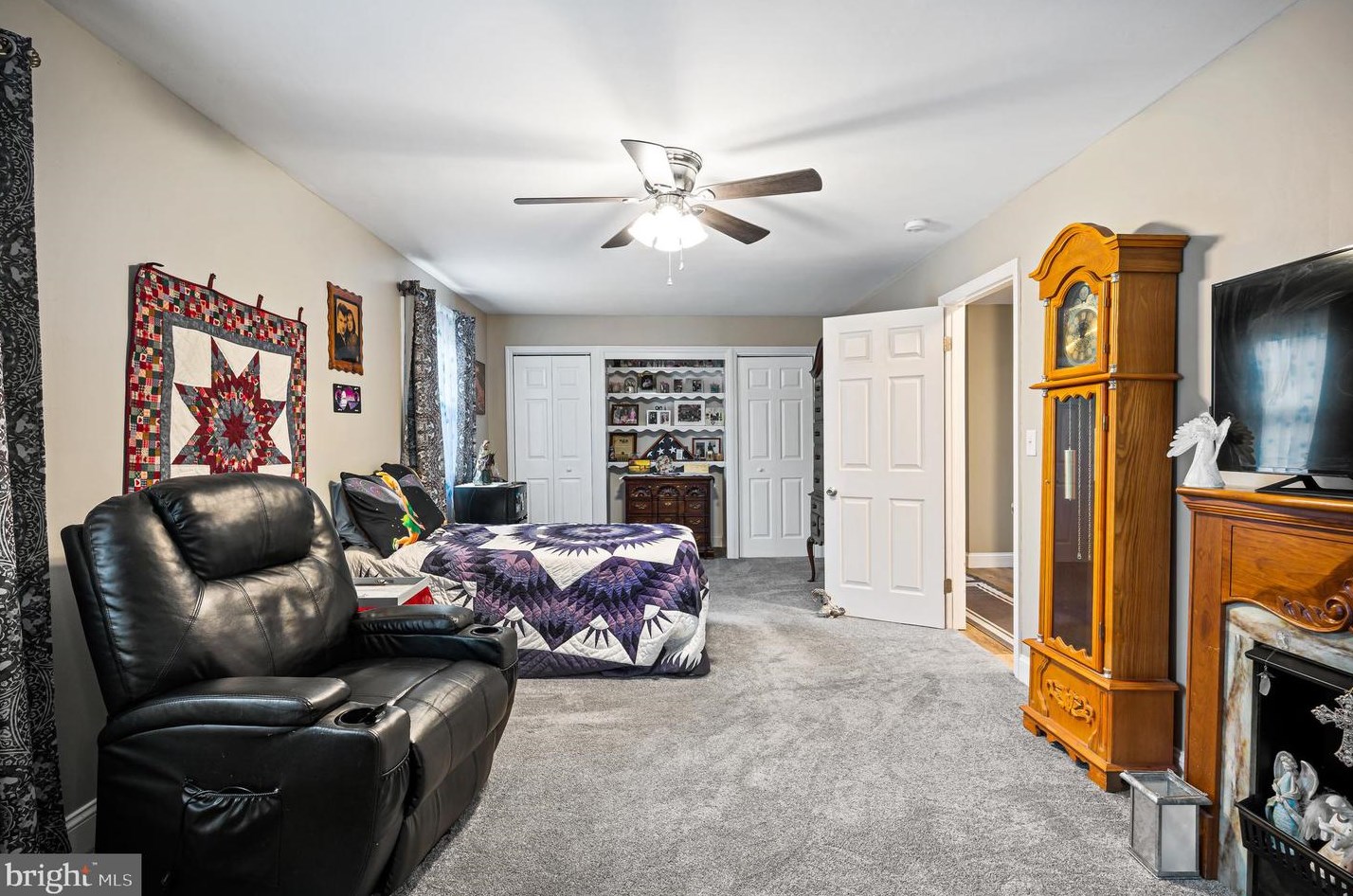 8 Woodside Pl, Pennsville NJ  08070-1319 exterior