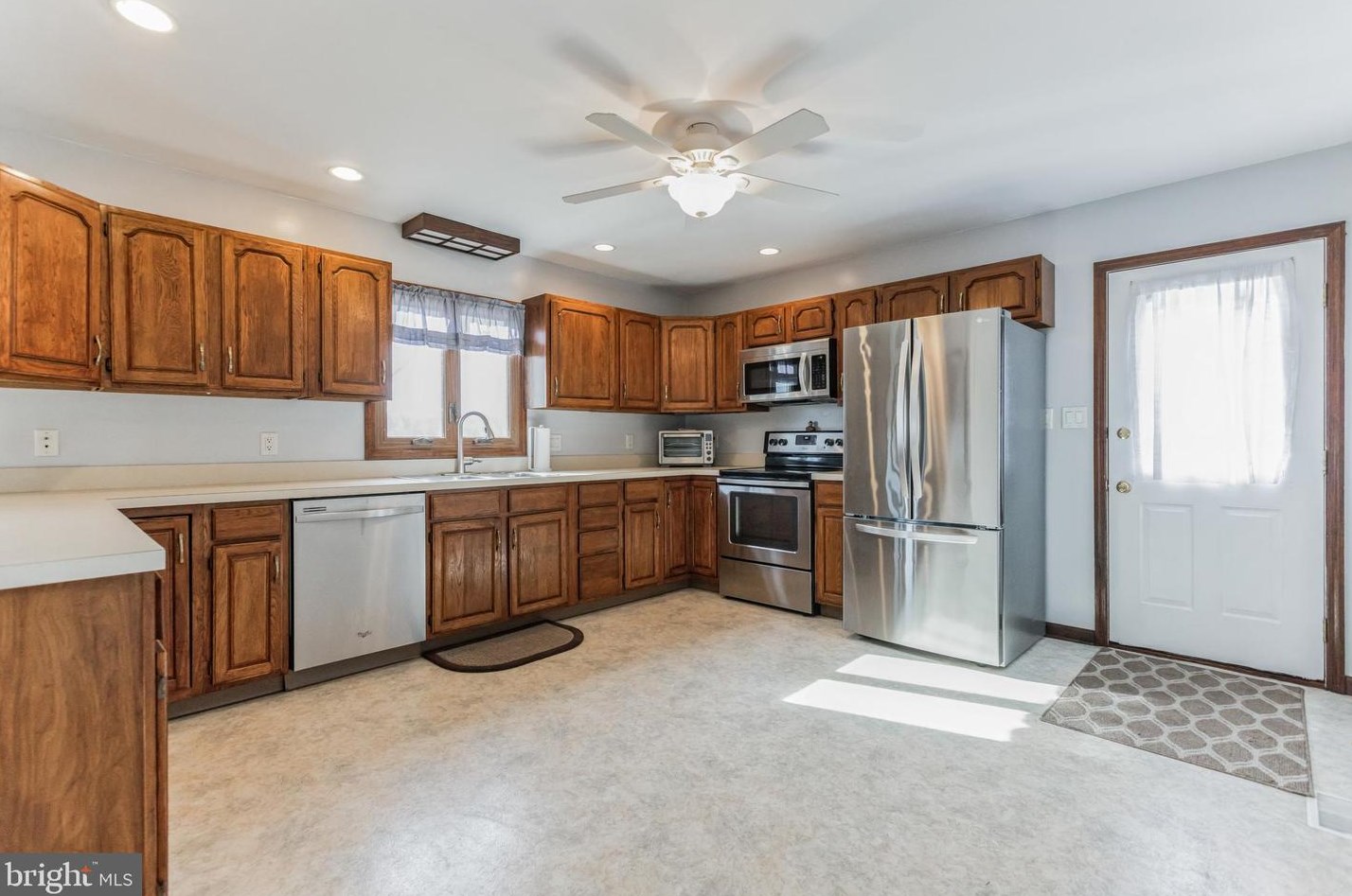 5 New Freedom Rd, Aura NJ  08343-1834 exterior