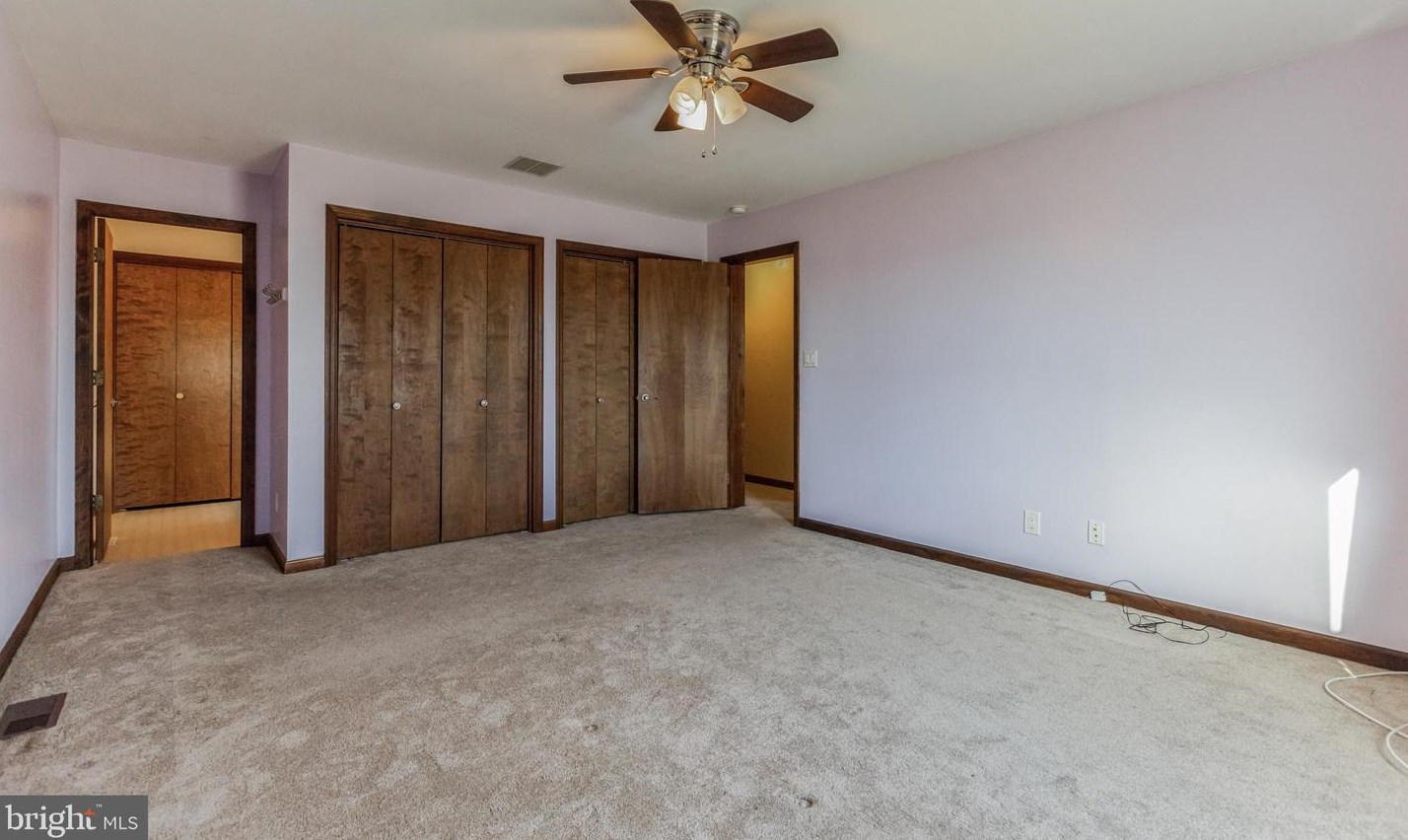 5 New Freedom Rd, Aura NJ  08343-1834 exterior