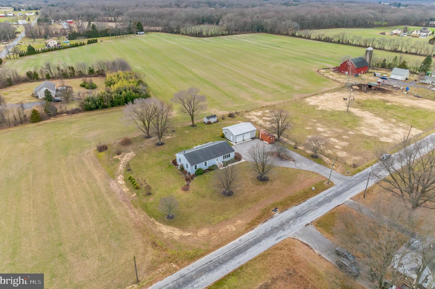 5 New Freedom Rd, Aura NJ  08343-1834 exterior