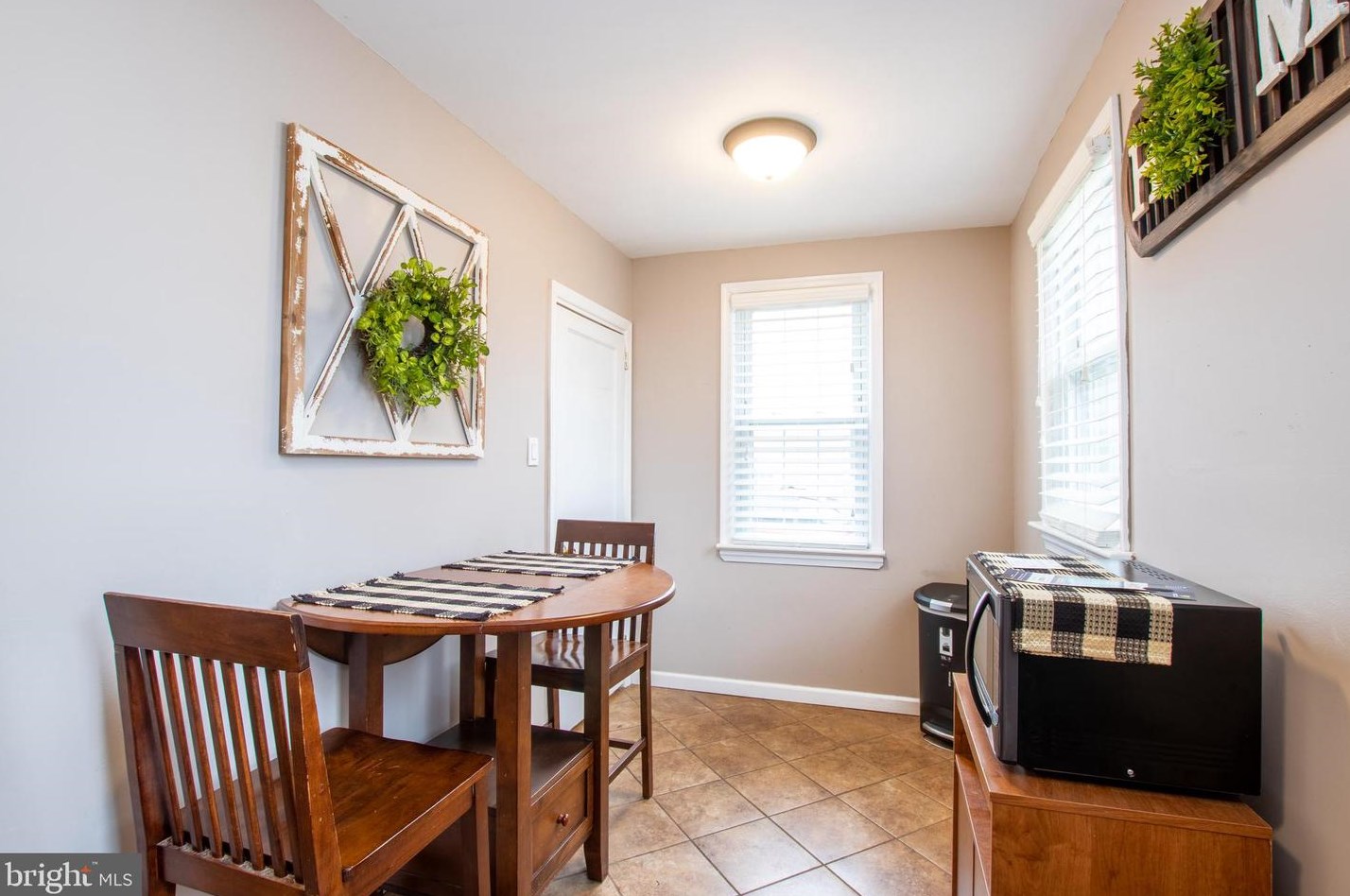 425 Ives Ave, Carneys Point Township NJ  08069-2615 exterior