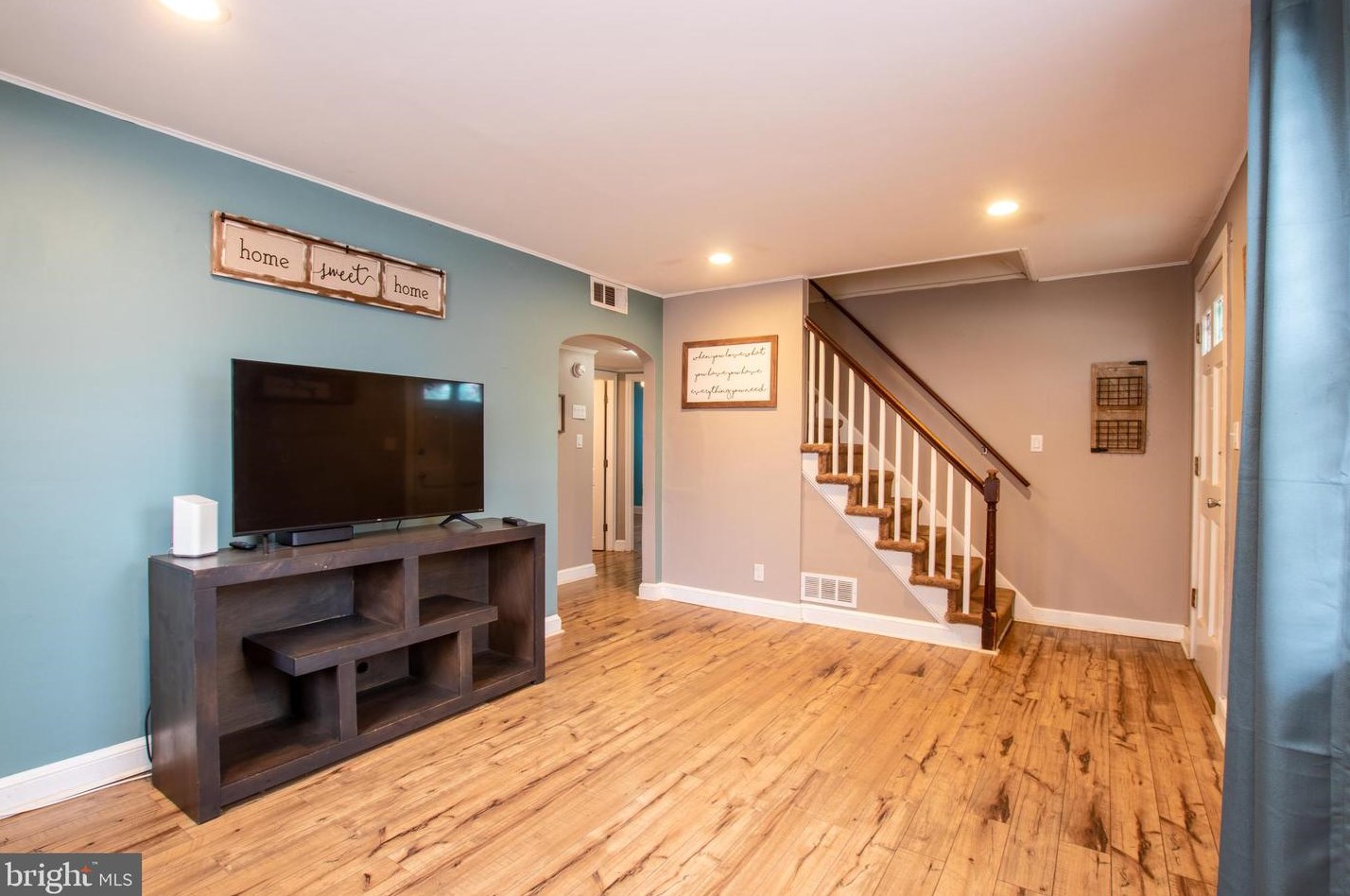 425 Ives Ave, Carneys Point Township NJ  08069-2615 exterior