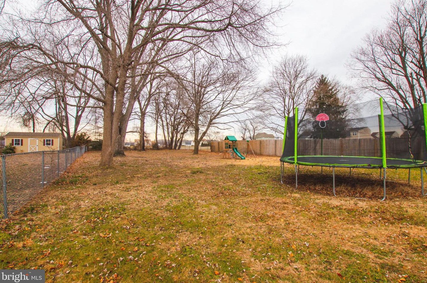 425 Ives Ave, Carneys Point Township NJ  08069-2615 exterior