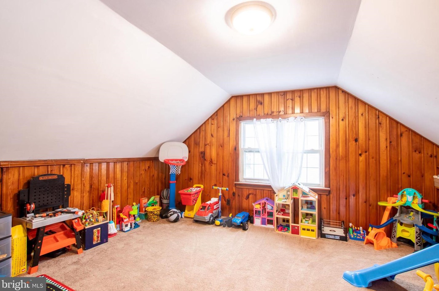 425 Ives Ave, Carneys Point Township NJ  08069-2615 exterior