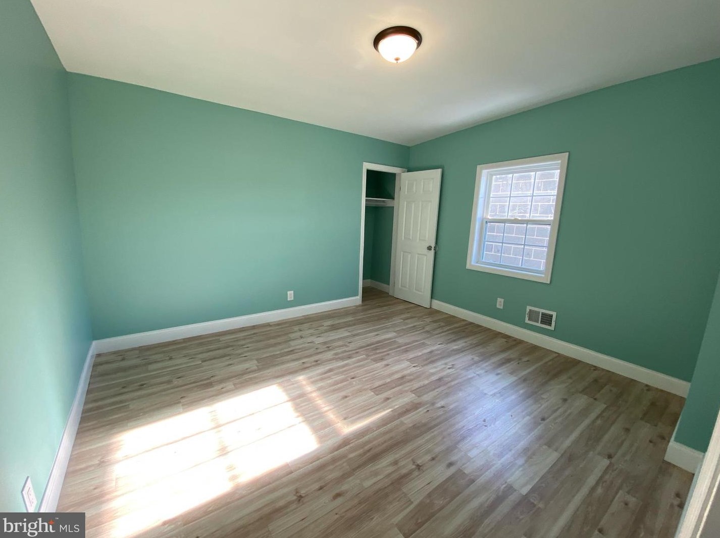 7 Miller Ave, Carneys Point Township NJ  08069-1501 exterior