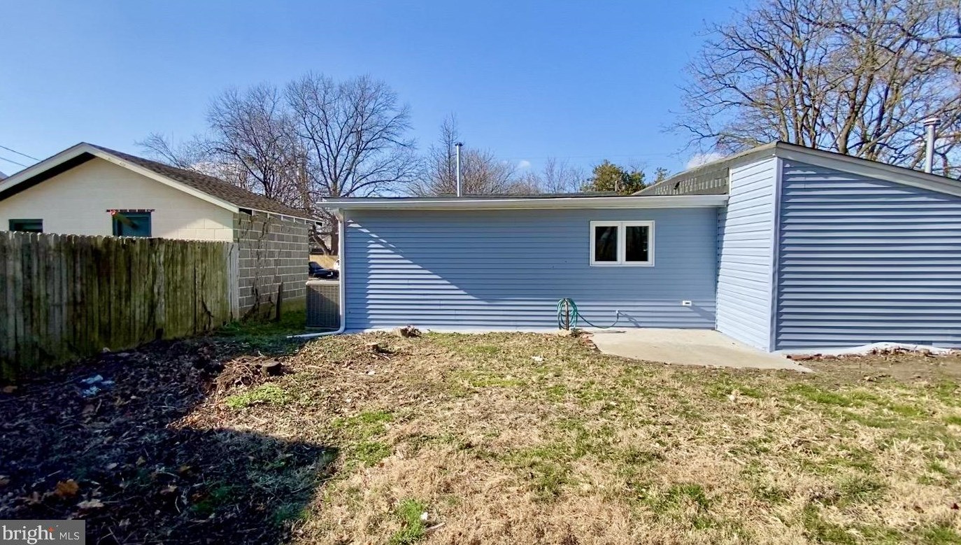 7 Miller Ave, Carneys Point Township NJ  08069-1501 exterior