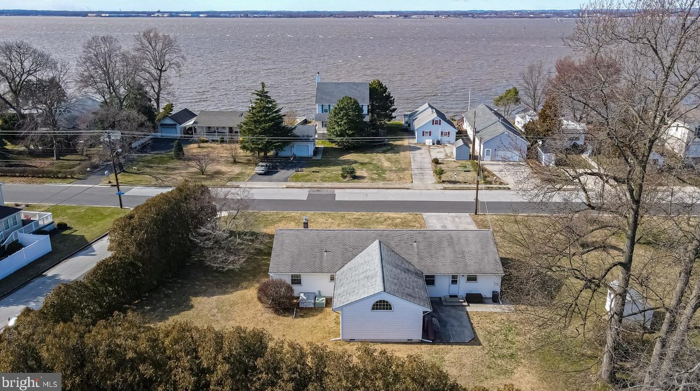 178 River Dr, Pennsville NJ  08070-1633 exterior