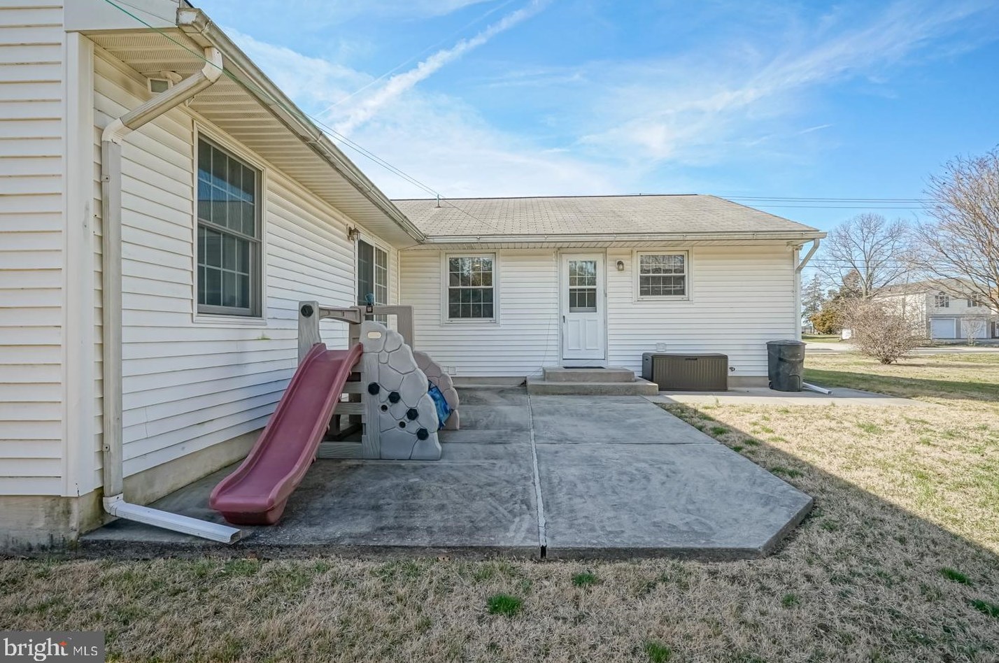 178 River Dr, Pennsville NJ  08070-1633 exterior