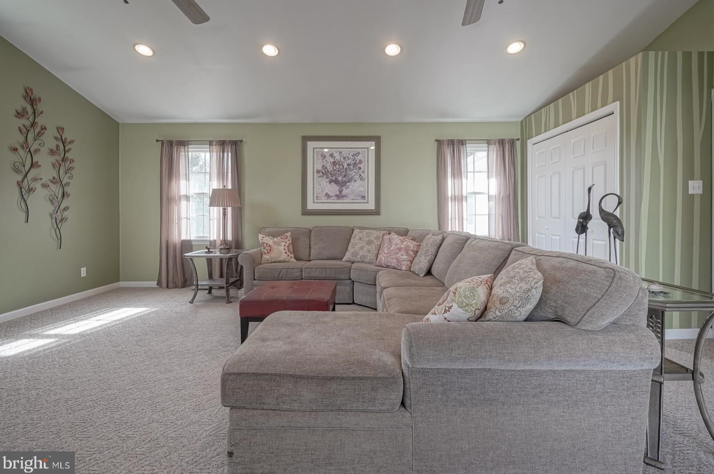 178 River Dr, Pennsville NJ  08070-1633 exterior