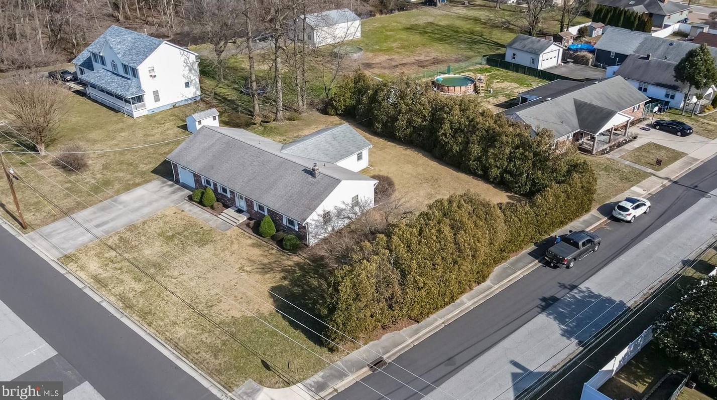 178 River Dr, Pennsville NJ  08070-1633 exterior