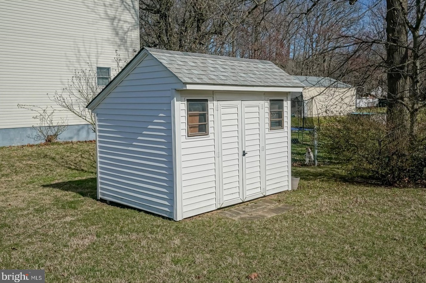 178 River Dr, Pennsville NJ  08070-1633 exterior