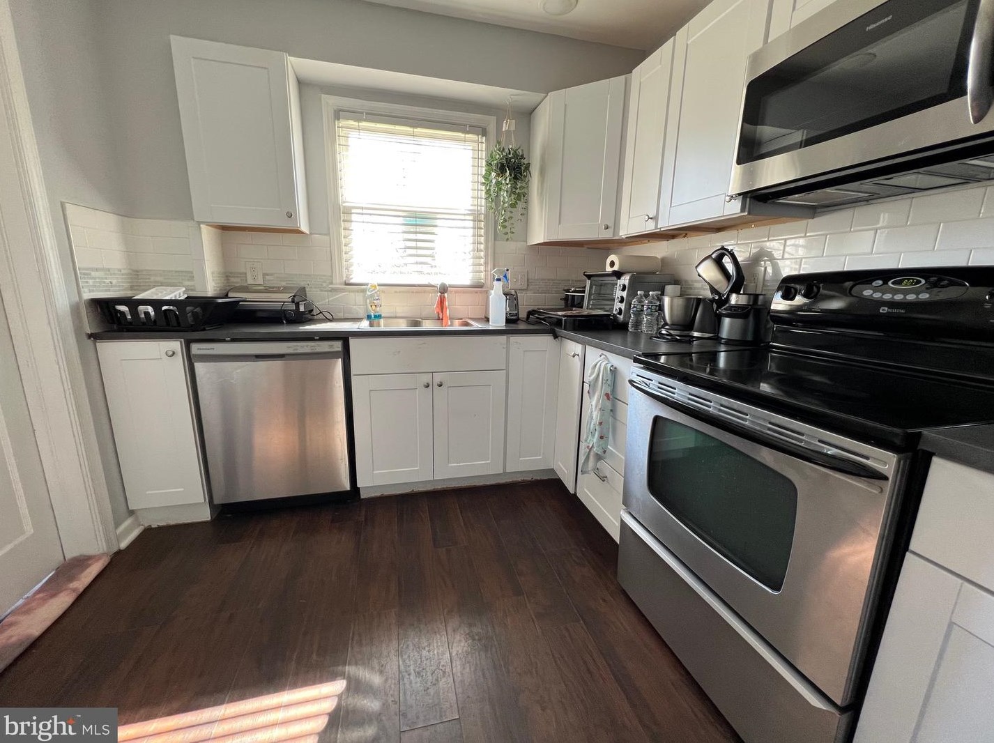 21 Virginia Ave, Carneys Point Township NJ  08069-1760 exterior