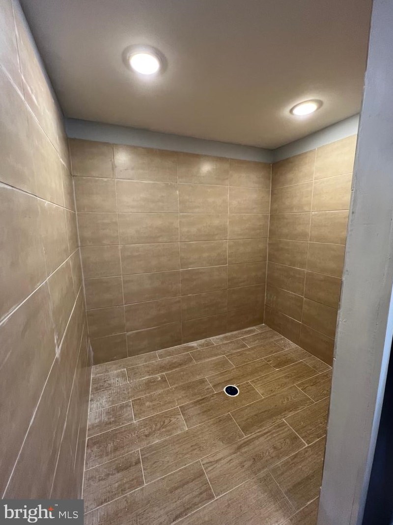 21 Virginia Ave, Carneys Point Township NJ  08069-1760 exterior