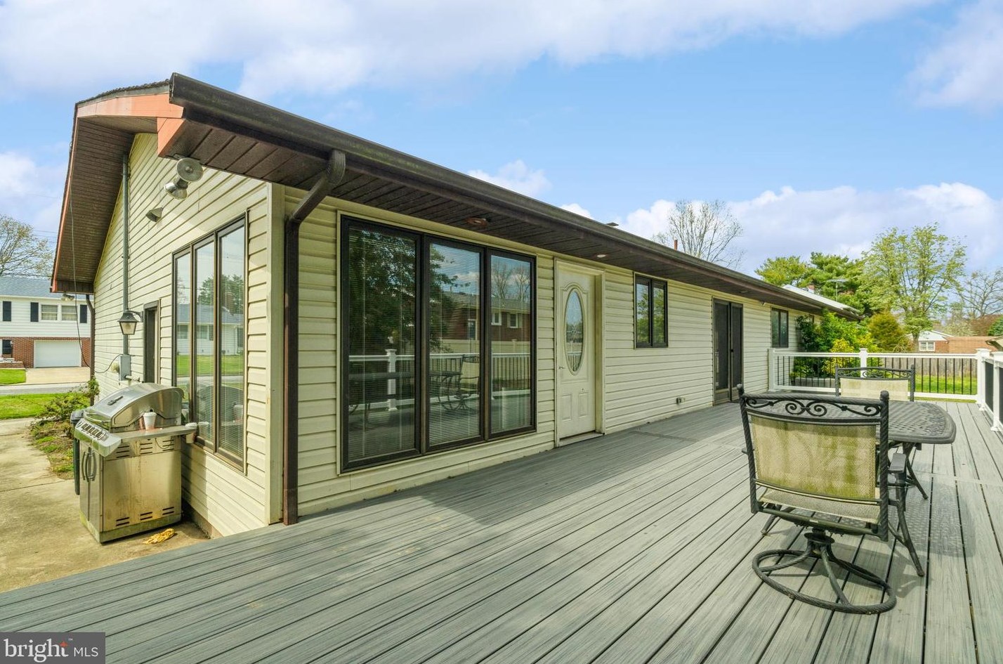 18 Grace Ave, Pennsville NJ  08070-1205 exterior