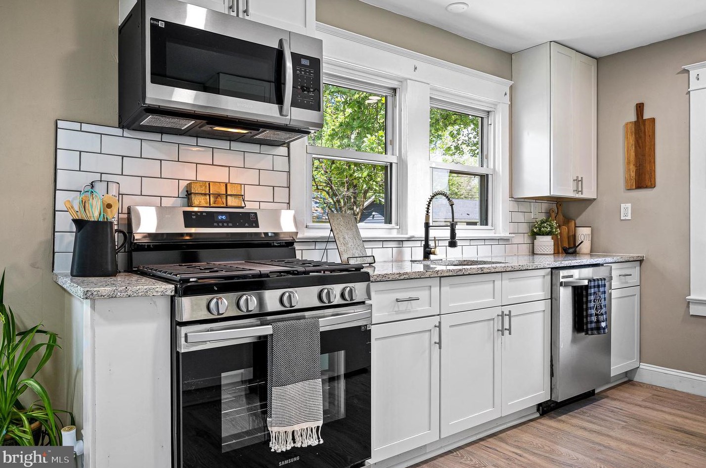 8 Kansas Rd, Pennsville NJ  08070-3612 exterior