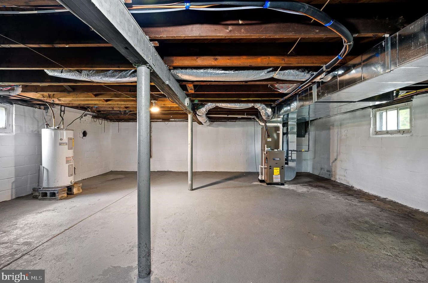 8 Kansas Rd, Pennsville NJ  08070-3612 exterior