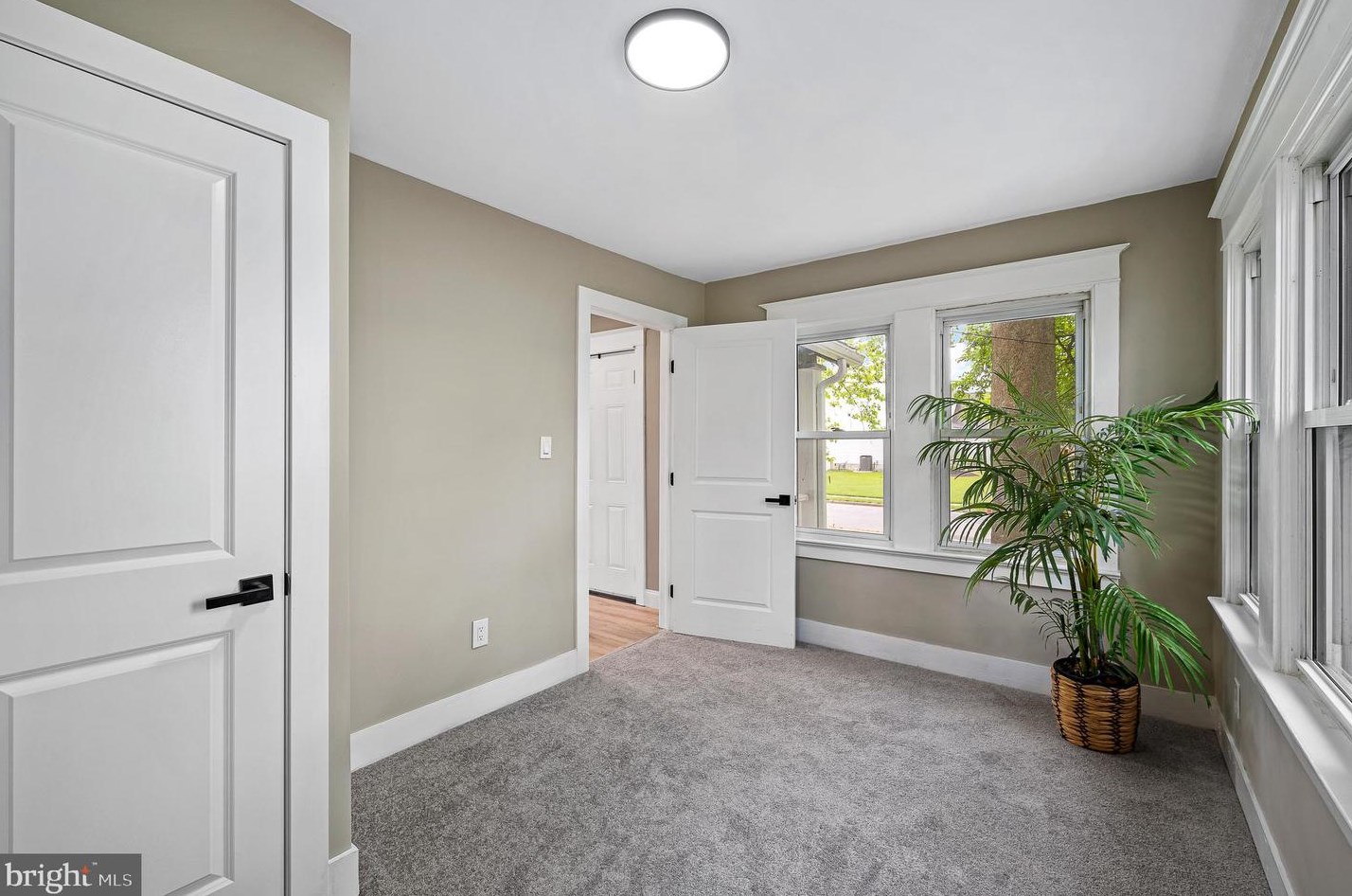 8 Kansas Rd, Pennsville NJ  08070-3612 exterior