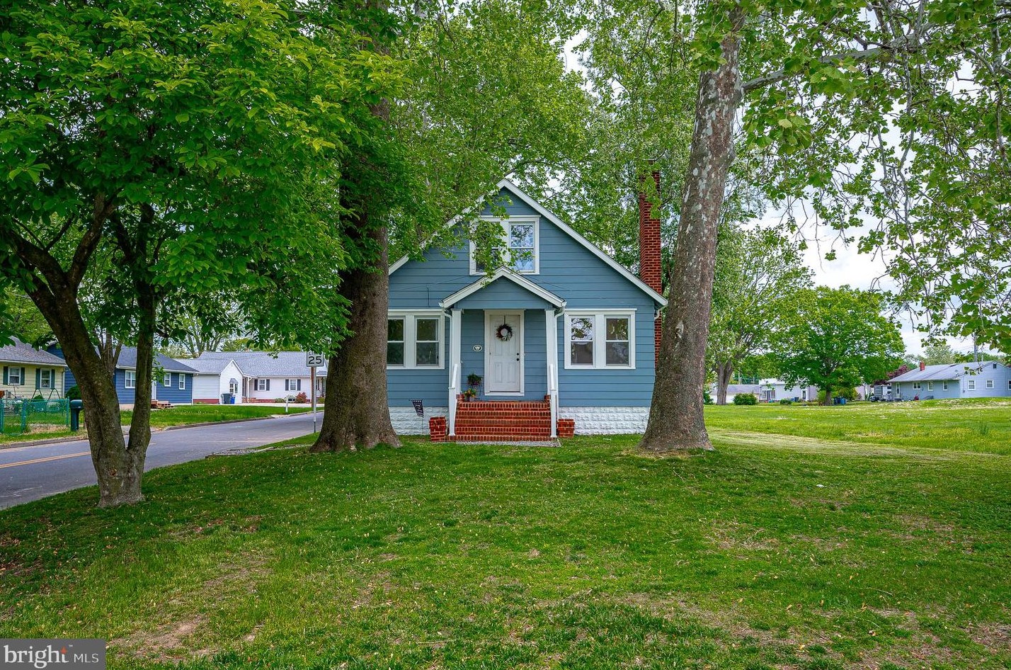 8 Kansas Rd, Pennsville NJ  08070-3612 exterior